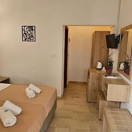 Aparthotel Nychterida